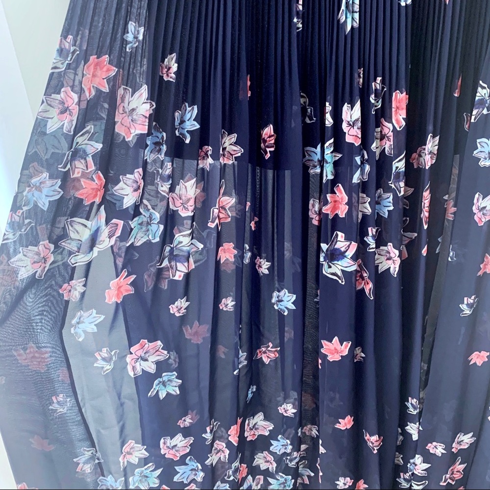 ✨NWOT Club Monaco Pleated Maxi Floral Skirt - Picture 3 of 4
